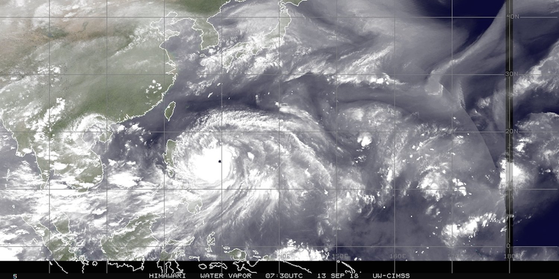 Illustration for article titled Mientras todos miran al huracán Florence, un super tifón mucho más fuerte está a punto de golpear China y Filipinas